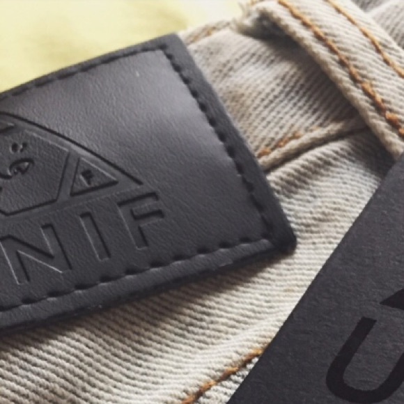 UNIF Busted Distressed Jeans - Picture 5 of 5